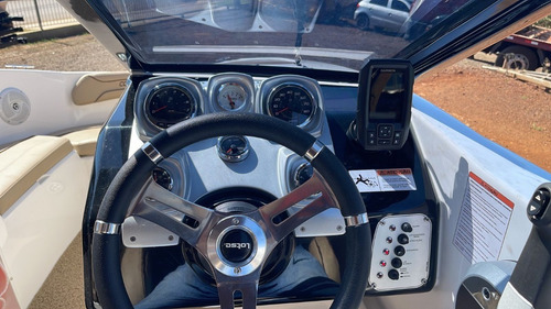 Imagem 8 de 11 de Lancha Conquest 180 Com Motor 100 Hp Mercury