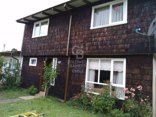 Casa Con Amplio Sitio A Pasos Del Centro.
