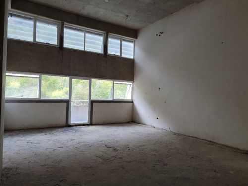 Vendo Oficina Doble Altura Obra Gris Centro Empresarial Lomas Del Sol