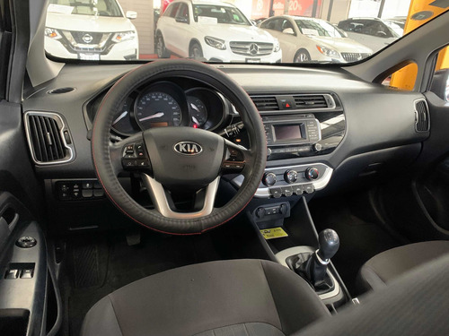 Imagen 8 de 13 de Kia Rio 1.6 Lx Sedan Std 6 Vel Ac 2017