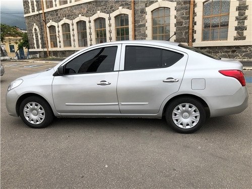 Nissan Versa 1.6 S 16v Flex 4p Manual