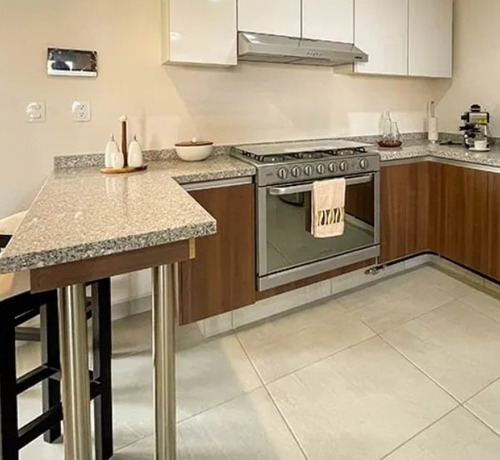 Preciosa Y Amplia Casa, Excelente Ubicación En Fracc. Residencial Las Américas Ecatepec. A Unos Minutos De La Cdmx!!! -no Créditos- Jagr
