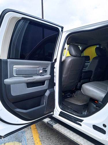 Imagen 13 de 17 de Dodge Ram 2500