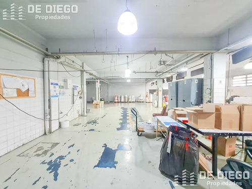 Venta Con Renta Deposito Con Oficinas, Ideal Laboratorio Habilitable Anmat Martinez