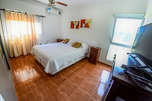 Venta ! Casa Con Pileta En Barrio Las Acequias