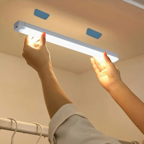 Lámpara Led Recargable Con Gabinete De Sensor De Presencia D