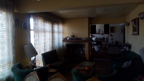 Barrio El Tenis, Casa Un Piso En Barrio Residencial