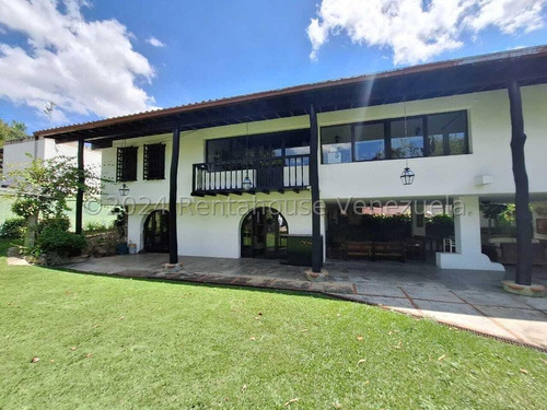 En Venta Hermosa Casa Estilo Colonial En Chuao