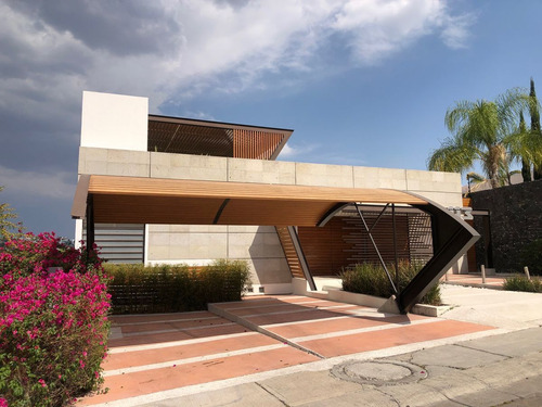 Residencia En Venta En Cumbres Del Lago, Juriquilla. Lago Saquila