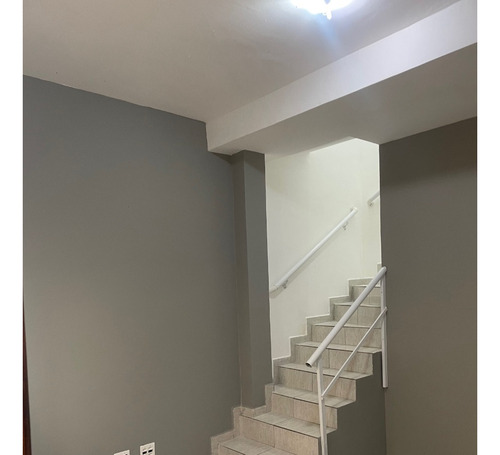 Oportunidade Casa Com 2 Quartos E Garagem Em Condomínio Fechado