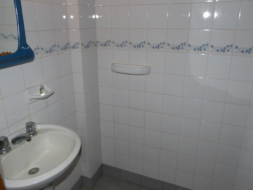 Imagen 8 de 13 de Venta Duplex 2 Dormitorios Villa Gesell Zona Centro
