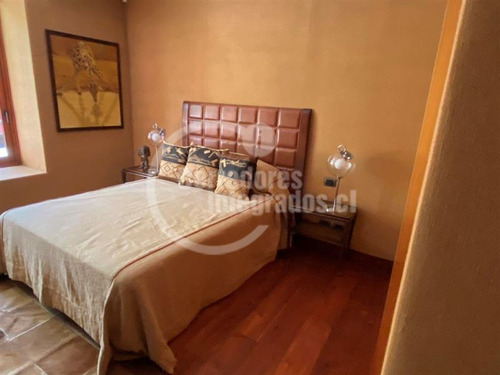 Casa En Arriendo De 5 Dorm. En Lo Barnechea