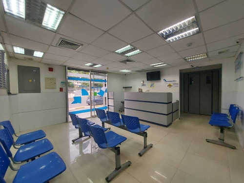 Imagen 3 de 26 de Centro Médico En Venta En El Centro De Maracay