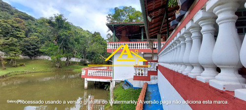 Linda Chácara Com Lago, Nascente E Pisicina Em Juquitiba