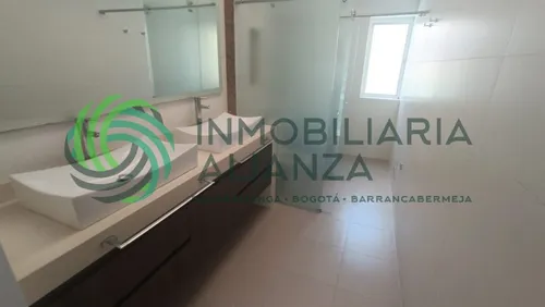 Casa En Arriendo En Altos De Cabecera. Cod A16835