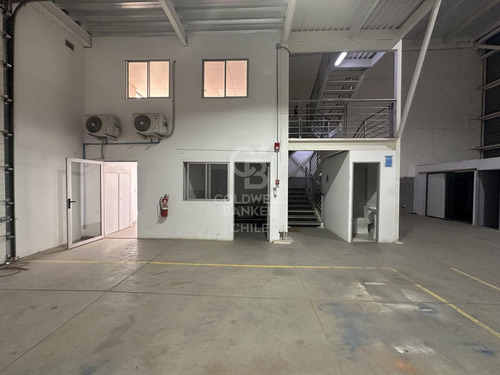Bodega Con Oficina | Lampa