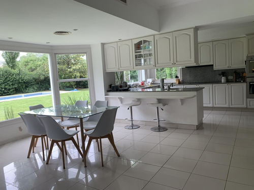 Casa En Venta En Martindale, Pilar