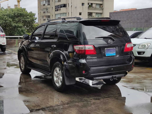 Imagen 5 de 9 de Toyota Fortuner
