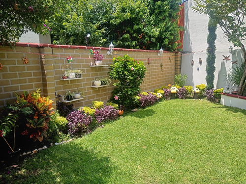 Excelente Casa En Emiliano Zapata, Morelos, Con Terreno Excedente Y Alberca