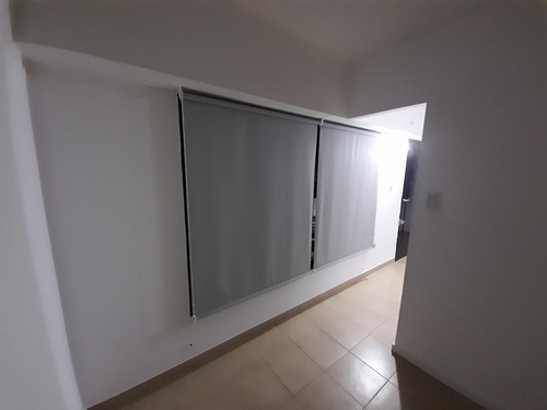 Casa En Venta - 2 Dormitorios 1 Baño - Cochera - 99mts2 - Adrogué