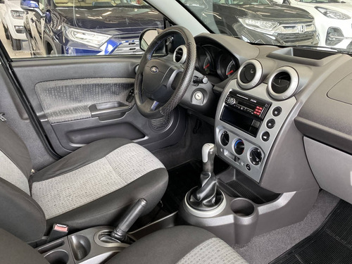 Imagem 14 de 15 de Ford Fiesta 1.6 Rocam Sedan 8v Flex 4p Manual