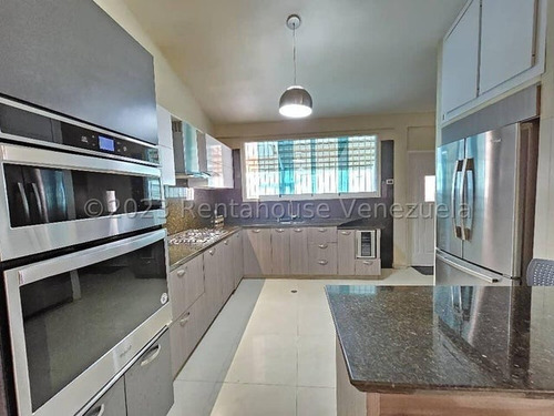 Se Vende Casa Quinta San Jacinto Maracay 24-10972 Ec