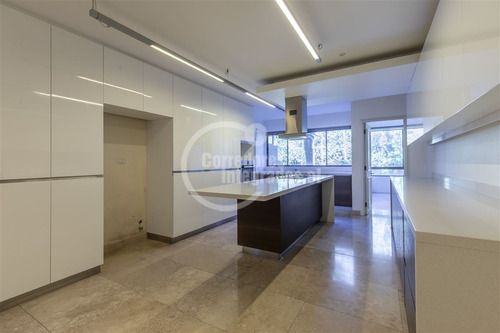 Departamento En Venta De 5 Dorm. En Las Condes - San Damián