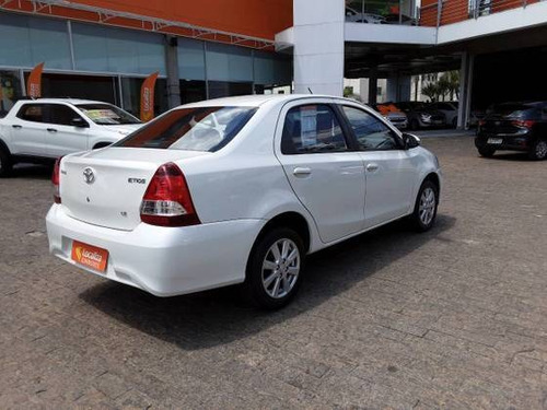Toyota Etios 1.5 X Plus Sedan 16v Flex 4p Automático