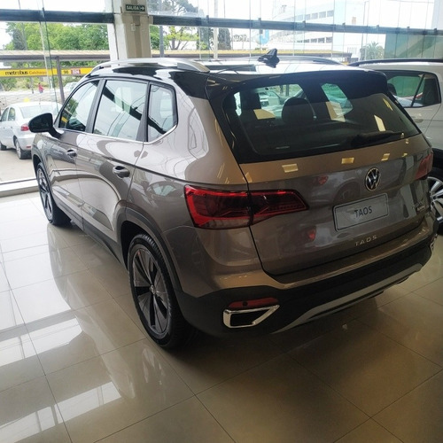 Imagen 6 de 25 de Volkswagen Taos 2023 1.4 250 Tsi Hero