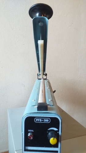 Selladora De Bolsas Manual Pfs 300. 30 Cm (Usado)