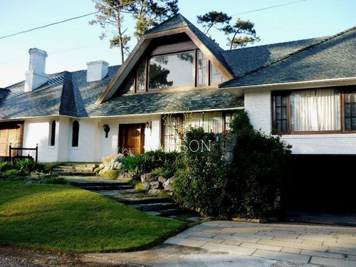 Importante Residencia En Venta Playa Mansa Punta Del Este- Ref: 57928
