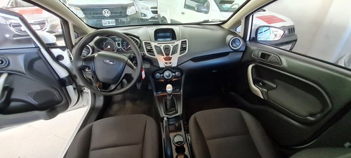 Imagen 10 de 15 de Ford Fiesta Kinetic Design 2011 1.6 Design Sedan 120cv Trend