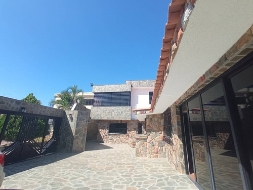 Imagen 21 de 23 de Casa En Venta La Trigaleña Valencia Calle Cerrada Doble Porton Electrico G12m1117