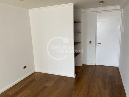 Como Nuevo, 3d-2b En Prestigioso Condominio Terramar