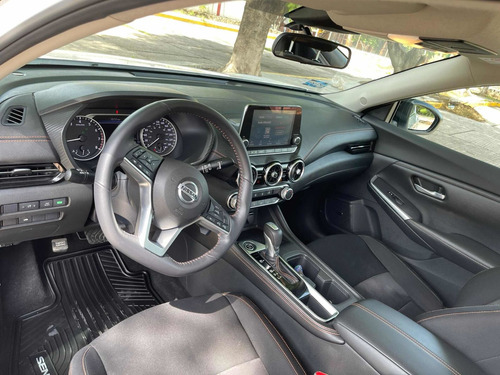 Imagen 6 de 8 de Nissan Sentra Sr Bi-tono Cvt