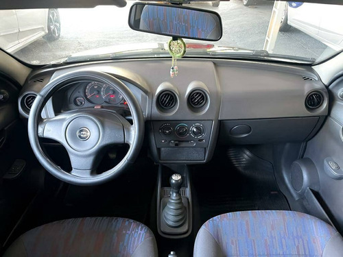Imagem 3 de 8 de Chevrolet Celta 1.0 Mpfi Vhce Spirit 8v Flex 2p Manual