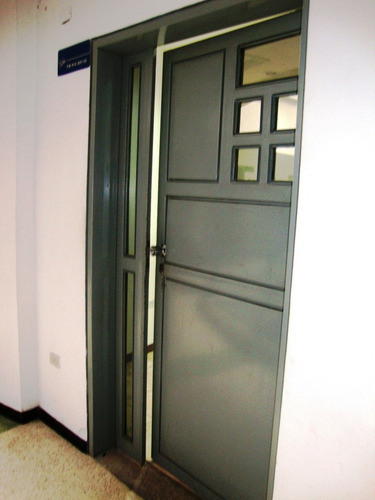 Imagen 3 de 14 de Oficina De 50 Mts2, Área De Recepción ,3 Cubículos, 1e - 1b