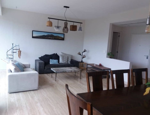 Apartamento En Alquiler - Urb. Las Mesetas