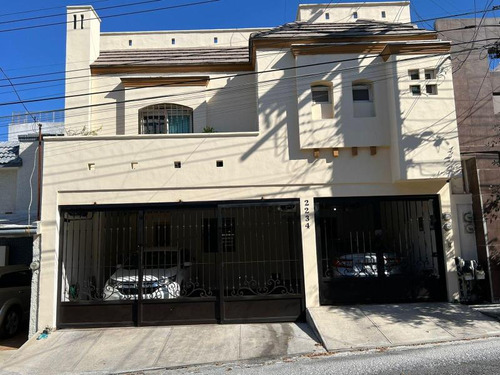 Casa En Venta En Bosques De La Pastora