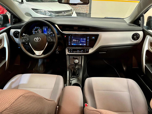 Imagen 9 de 17 de Toyota Corolla 2017 1.8 Xei Mt 140cv