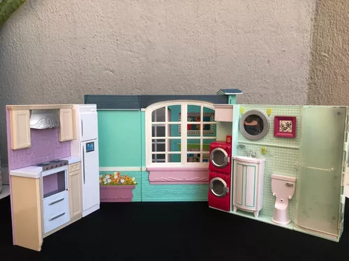 Casa da Barbie 2008 com todos os itens originais da casa inclusive a boneca