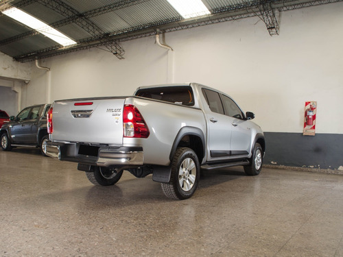 Imagen 5 de 20 de Toyota Hilux 2.8 Cd Srv 177cv 4x2