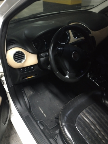 Imagem 5 de 6 de Fiat Linea 2016 1.8 16v Absolute Flex Dualogic 4p