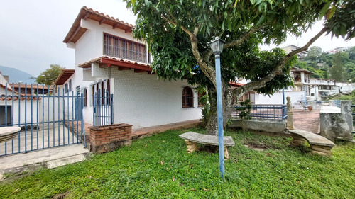 Vendo Muy Buena Casa Colinas De Santa Mónica. Calle Cerrada, Vista