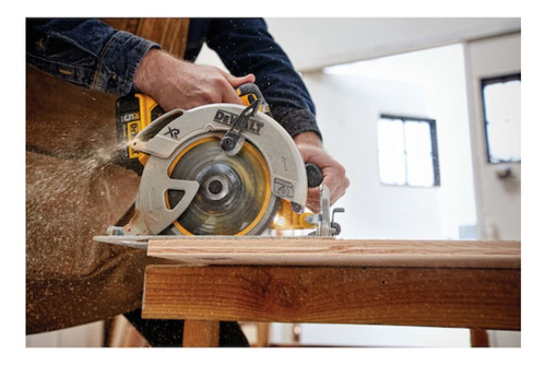 Dewalt Dcs570b Serra Circular A Bat 20v (sem Bat E Carr)