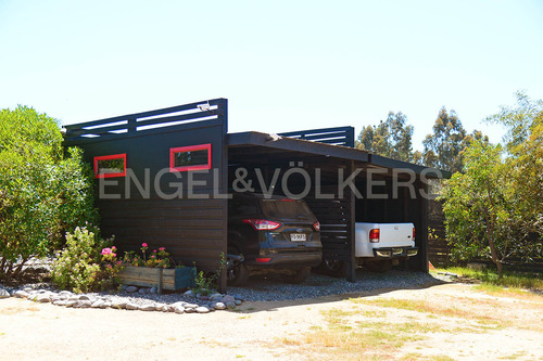 Casa Impecable En Parcela.