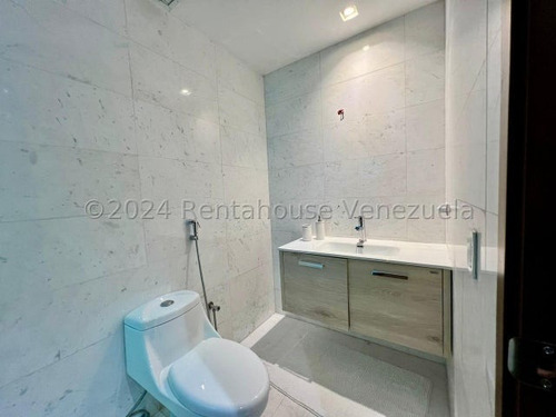 Hermoso Apartamento Con Terraza En Los Naranjos De Las Mercedes 24-25147