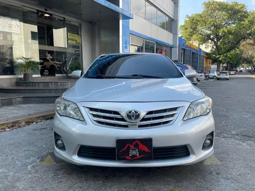 Toyota Corolla Sedan 2013