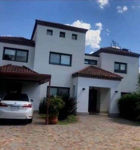 Casa En Venta En Barrio Ayres De Pilar