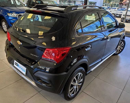 Imagem 7 de 15 de Chevrolet Onix Hatch Activ 1.4 8v Flex 5p Mec 2017